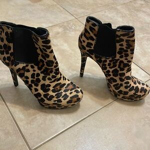 Gianni Bini booties